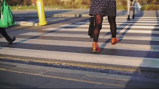 VERIFY | When do pedestrians have the right of way in crosswalks?