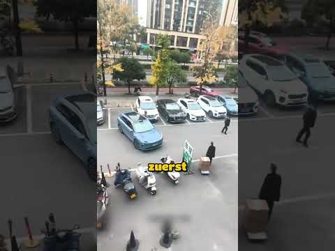 Sie verstand nicht, wer das Auto steuerte!
