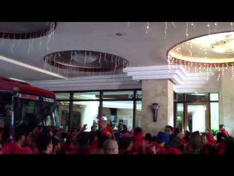 "Carnaval ROJO previo al clasico 282" Barra: La Banda del Rojo &bull; Club: Municipal