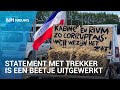 Boeren met speelgoedtrekkers op het dak richting Bilthoven