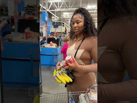 What’s going on at Walmart 😩