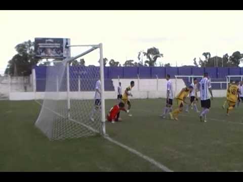 13 14 36 Sacachispas 2 Dock Sud 1 - Gol de Lutzky pone el 1-2