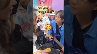 Download lagu SKILL GITAR FAJAR SADBOY BIKIN LIVY TERPESONA #fajarsadboy #livyrenata #shorts mp3