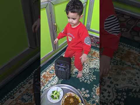 يركصون وياكلون