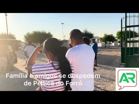 Petrolândia/PE: Familiares e amigos se despedem de Peitica do forró
