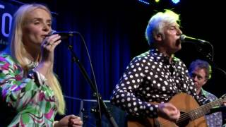 Robyn Hitchcock - Queen Elvis (eTown webisode #1019)