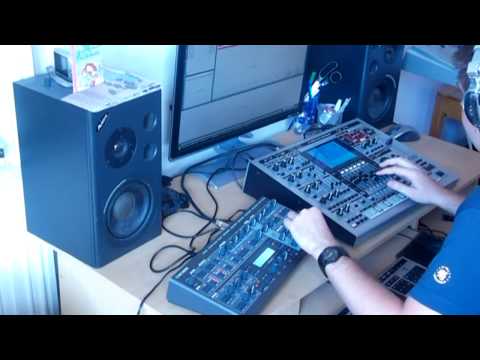 Live Techno Series #2 - MC-909 & Virus - SImon Stokes