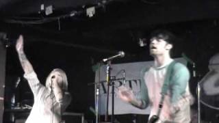A Skylit Drive-Knights of the Round...live