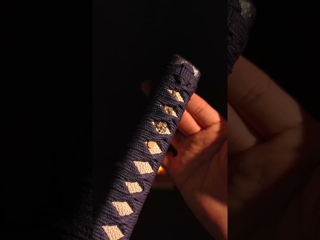 Vídeo relacionado con Musashi Katana Japonesa de Madera One Piece Zoro Sandai Kitetsu réplica Cosplay Espada de samurái Anime Sable de Madera