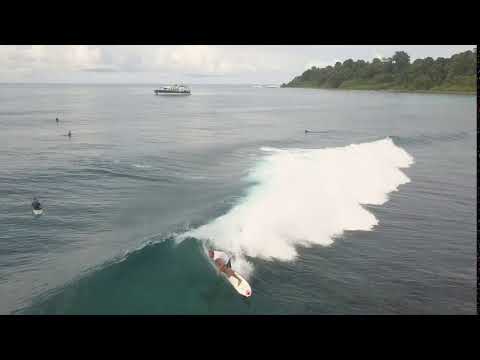 Surfers Paradise trip to the Mentawais (Frank Vanleenhove)