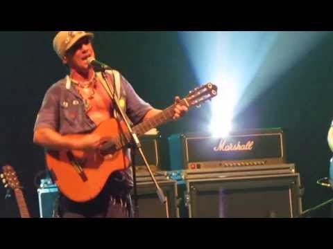 Manu Chao La Ventura - Por El Suelo (live)