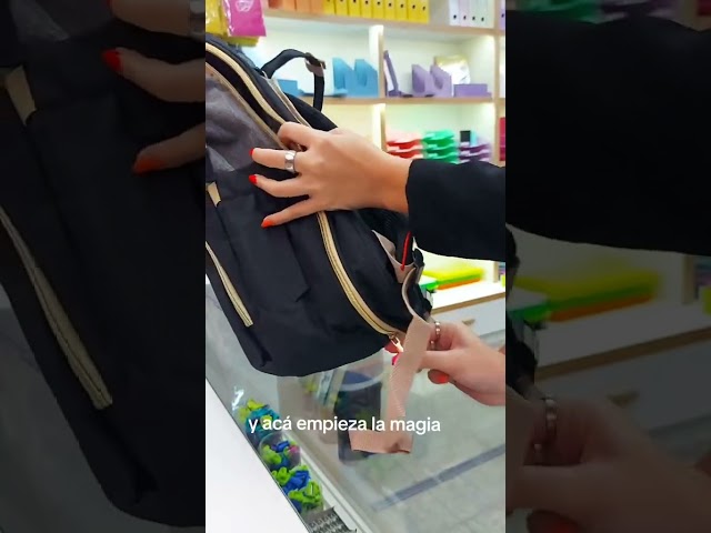 Vídeo relacionado con Mababyshop Mi Primera Canastilla para Bebé, Mochila Personalizada con Nombre, Set de Higiene, Cepillo Supersuave y Peine de Madera Grabados (Mochila Panda)