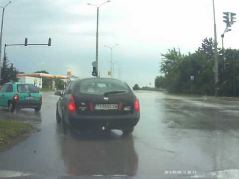Навлизане в насрещното движение на булевард