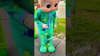 JJ from CoComelon doing the griddy