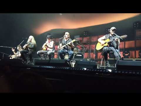 Kabát cirkus 2021 - potkali se v Paříži