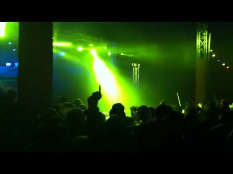 Julio Bashmore @ Bestival 2011 dropping Battle For Middle You