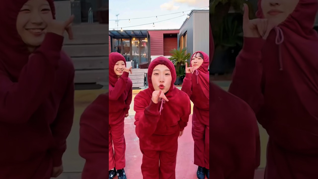 COCA COLA 2🥤❤️‍🔥 Check out our Instagram too!! #CHIBIUNITY #cocacola #tonykakkar #nehakakkar