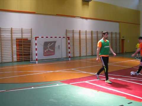 StrefaFutbolu.pl: Pomarańczowi - Przyjaciele Fryzjera - Karne