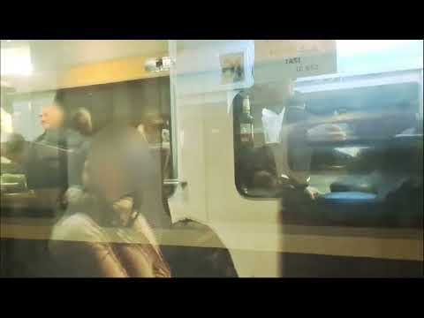 Intrecere intre 2 trenuri CFR: R5017 vs IC551 | 1.03.2024 | RO | Train race side by side at night!