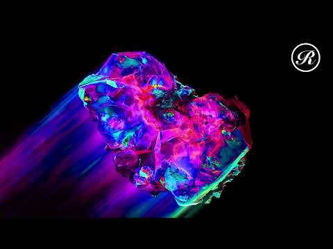 Premiere: James Harcourt - In Heaven