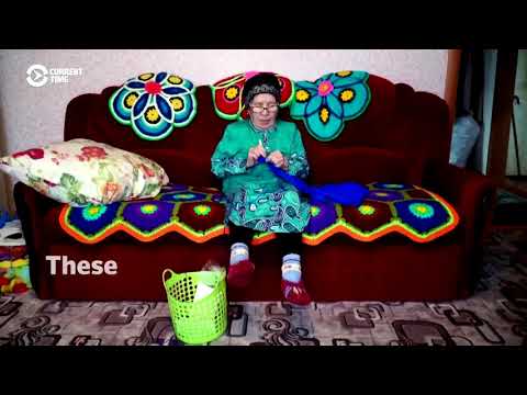 シベリアのおばあちゃんたちの冬越しの編み物 (The Siberian grannies knitting through the winter)