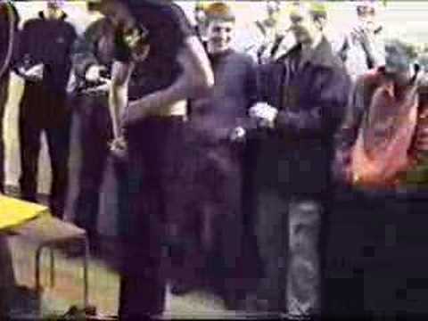 Liudas is dangaus be kelniu