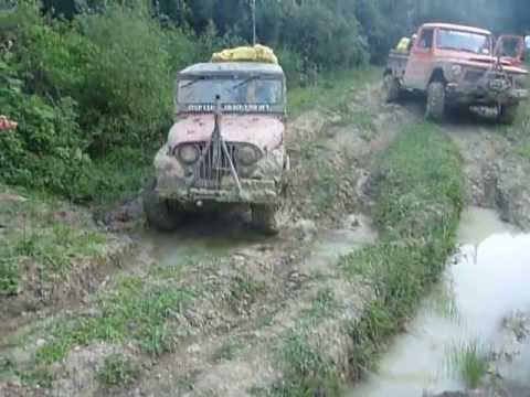 Trilha da Putinga 2013 - Willys do Lauro atravessando