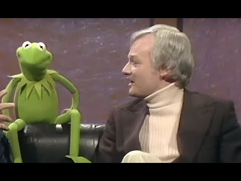 John Inman meets Kermit the Frog (1976)