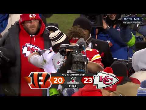 Patrick Mahomes and Joe Burrow embrace after the Chiefs’ win over the Bengals 🫂