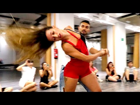 Michael y Aline - ZOUK BRASILEÑO - VALENCIA [Ed Sheeran - Shape of you | cover by Julia Price]