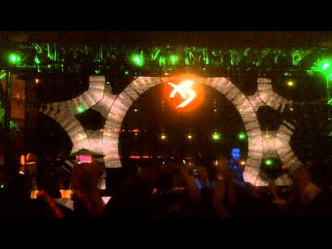 Calvin Harris - Kick Out The Epic Motherfucker vs Praise You @ XS Las Vegas, 3 of 33, 01-16-2012 HD