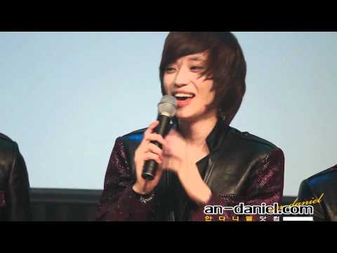 [FANCAM] 111028 SBS KCR Old School - Interview - Niel's voice cracks *LOL*