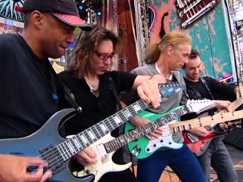 Steve Vai, Tony McAlpine & Billy Sheehan - I'm The Hell Outta Here (Live 2004)
