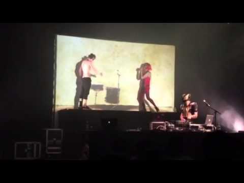 Final du set "le catcheur , la pute et le dealer " Atabal hier soir