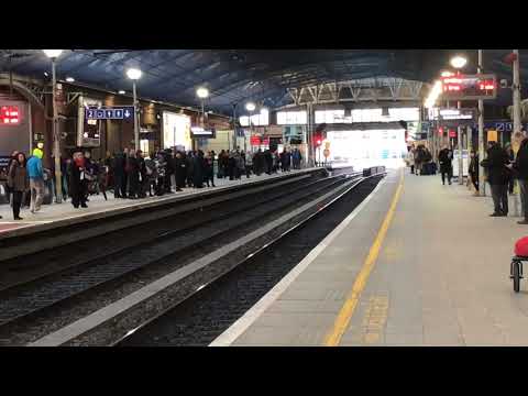 Irish Rail ICR 22000 DMUs 22014 and 22033 at Dublin Pearse (19/1/18)