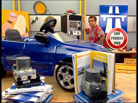 C'est pas sorcier -SECURITE ROUTIERE : les sorciers savent se conduire