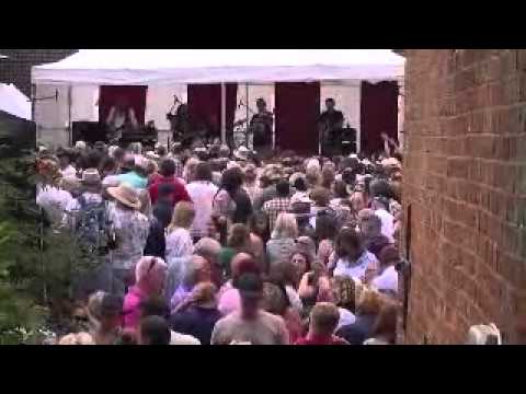 Cropredy Festival 2013 Leatherat Policeman Song @The Brasenose