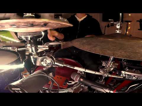 Nick Baglio aka Nicky Bagzz playing The Stank Foot!