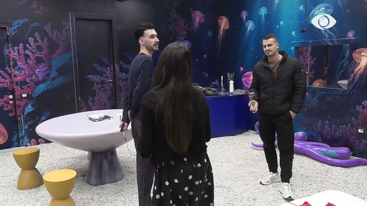 “Jam shumë e lumtur që kur them diçka ju fus në sherr”/ Greta diskuton me banorët: Edhe mbrëm…