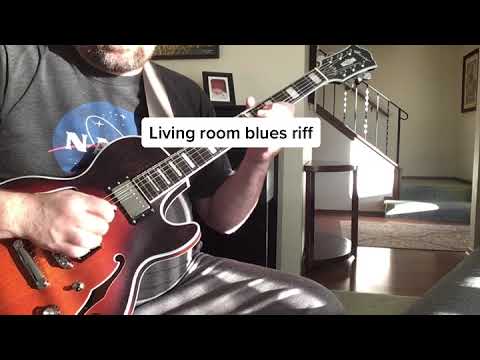 Living room blues with new Grote guitar LPF -002