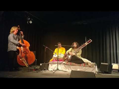 Dheemo Re Chale Re Bayaria - Imran Khan with Triange