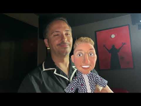 Alex Bisogno nos invitó a conocer su depa y aclara rumores sobre su vida.