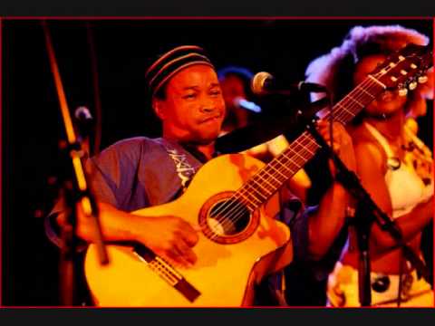 Lay tovolahy  Charles Kely ZR Sy Fafa Mahaleo