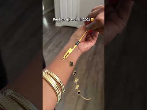 2-Pack Bracelet Helper – Easy Self-Clasp Metal Tool