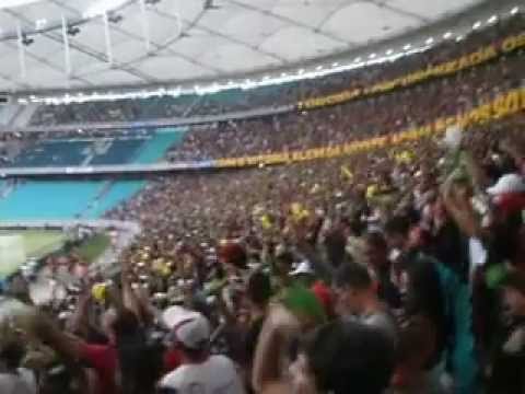 Torcida do Vitória - Vitória 2x1 bahia 28/04/13 (canto "Ah Lelek Lek Lek" de novo!)