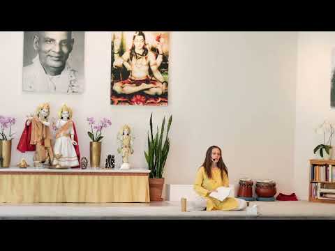 Yoga Nidra "der Schlaf des Yogi" mit Varuni - Yoga Vidya Live, 02.05.2022, 13:00 Uhr