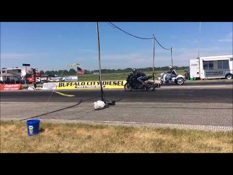 Suzuki M109R Destroys GXSR!