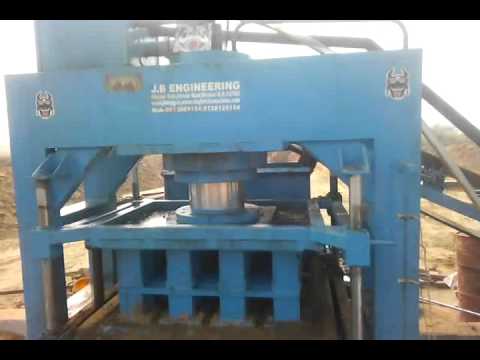 Advanced hydraulic clay brick making machine