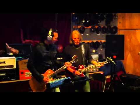 BLACK STAR RIDERS - Adding Guitar Harmonies