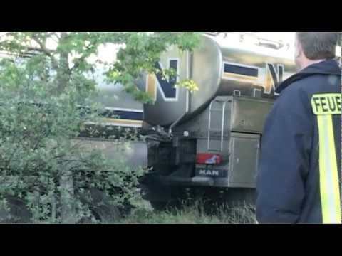 Schwerer Unfall mit Milchlaster in Friesack - B 5 Havelland